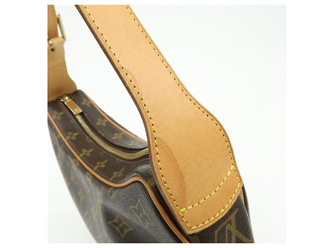 Louis Vuitton Croissant Monogram Canvas MM Marron - vue 7