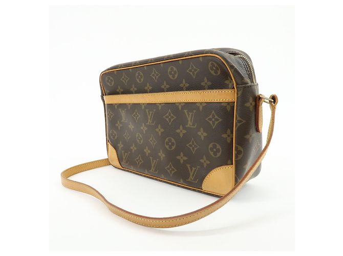 Louis Vuitton Trocadero Monogram Canvas 30 Marrom - vista 3