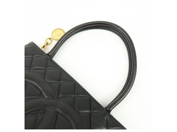Chanel Medallion Quilted Caviar Negro - vista 6