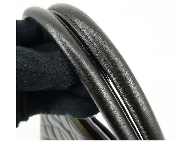 Chanel Medallion Quilted Caviar Negro - vista 7