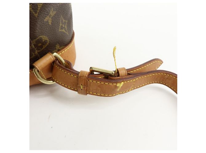 Louis Vuitton Montsouris Monogram Canvas Castaño - vista 7