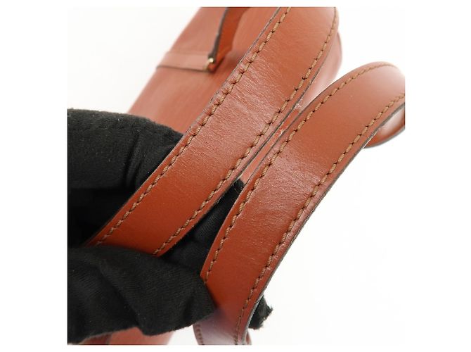 Louis Vuitton Soufflot Epi Leather Castaño - vista 7