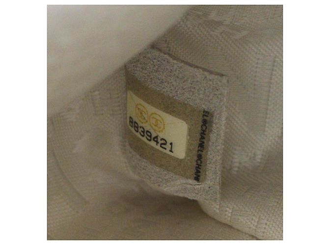 Chanel Pocket Accordion Flap Quilted Lambskin Medium Bianco - vista 5