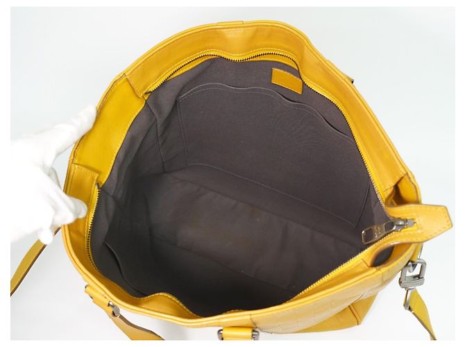 Louis Vuitton Tadao Damier Infini Leather MM Amarelo - vista 4