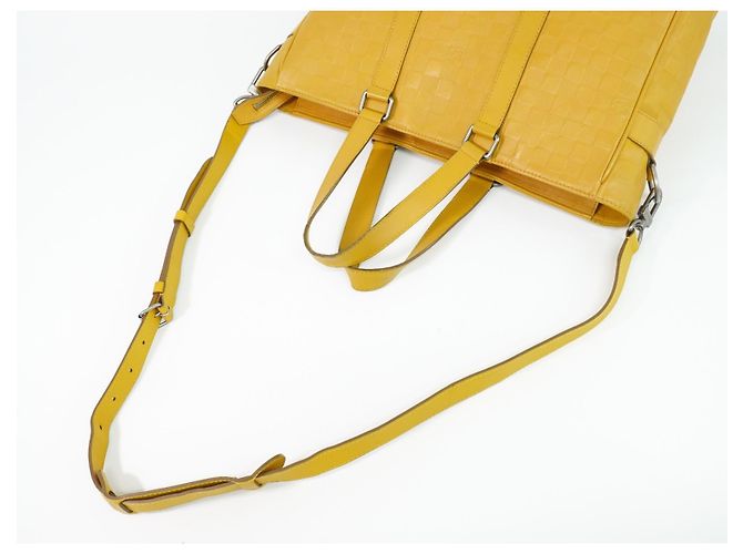 Louis Vuitton Tadao Damier Infini Leather MM Amarelo - vista 7