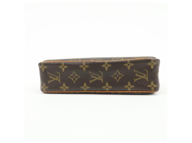 Louis Vuitton Compiegne Cosmetic Monogram Canvas 28 Castaño - vista 5