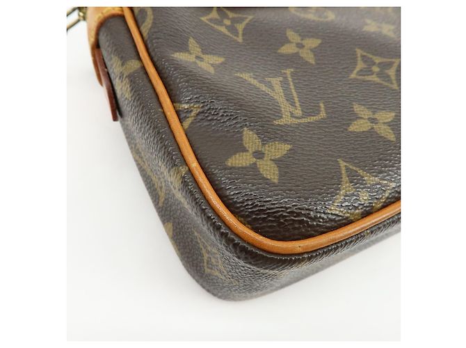 Louis Vuitton Compiegne Cosmetic Monogram Canvas 28 Castaño - vista 7