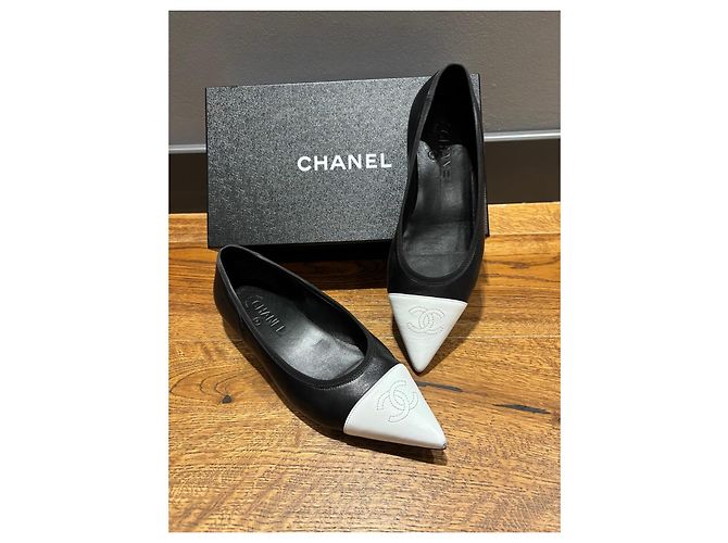 Chanel Ballerine Black & White con punta a contrasto Nero Bianco - vista 10