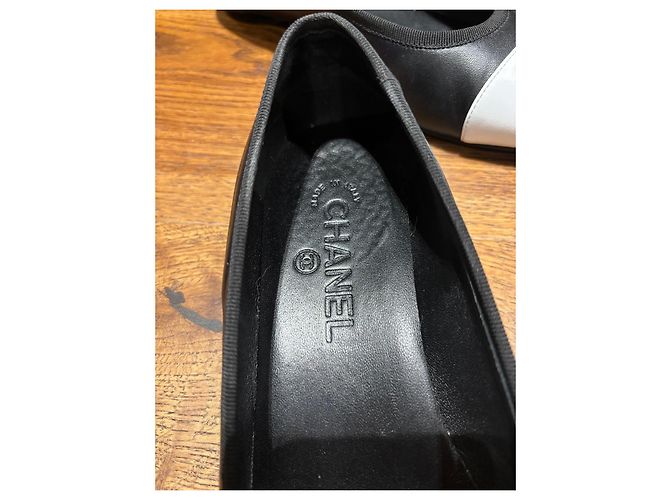 Chanel Ballerine Black & White con punta a contrasto Nero Bianco - vista 4