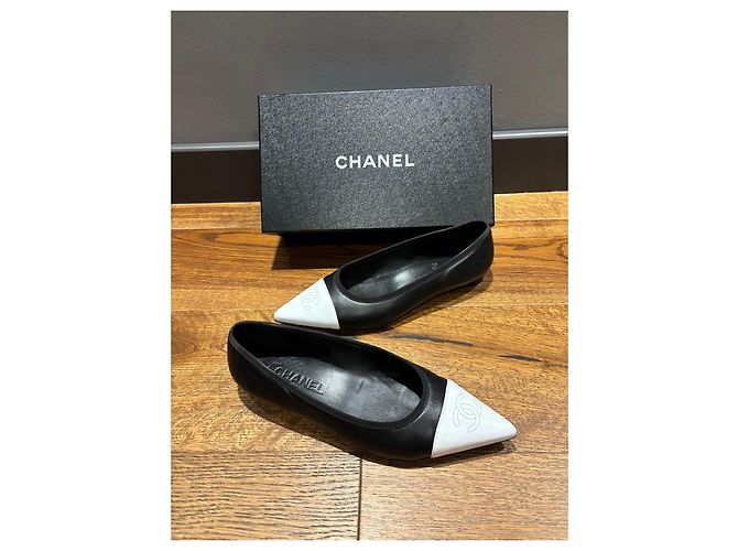 Chanel Ballerine Black & White con punta a contrasto Nero Bianco - vista 5