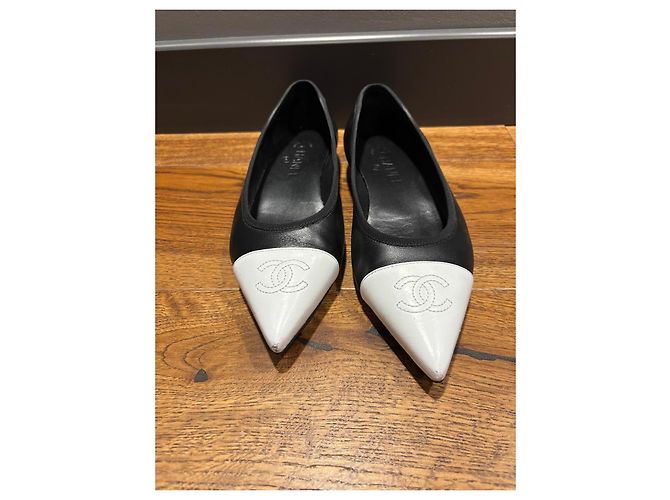 Chanel Ballerine Black & White con punta a contrasto Nero Bianco - vista 8