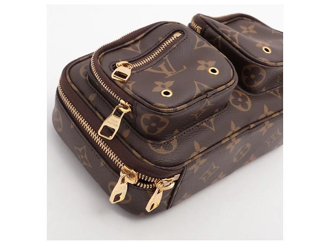 Louis Vuitton Utility Monogram Canvas medium Marrom - vista 4