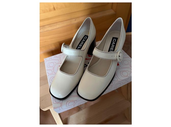 Carel Mary Jane Schuhe aus cremeweißem Leder Aus weiß - Ansicht 3