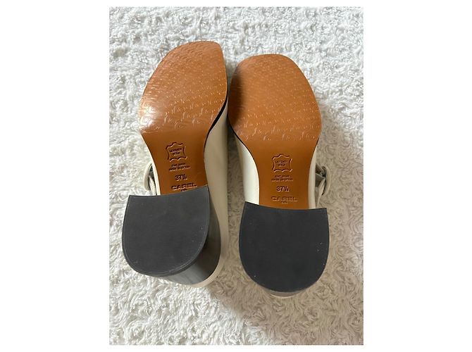 Carel Mary Jane Schuhe aus cremeweißem Leder Aus weiß - Ansicht 4