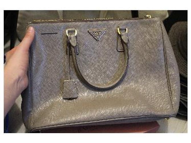 Bolso de mano Prada Saffiano Cuero Gris - vista 20