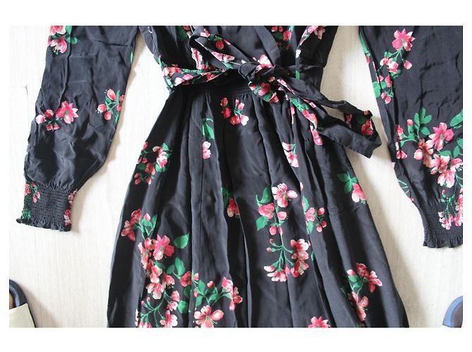 Justine Sézane langes Seidenkleid - Schwarz mit Blumenprints Pink Mehrfarben Grün - Ansicht 4