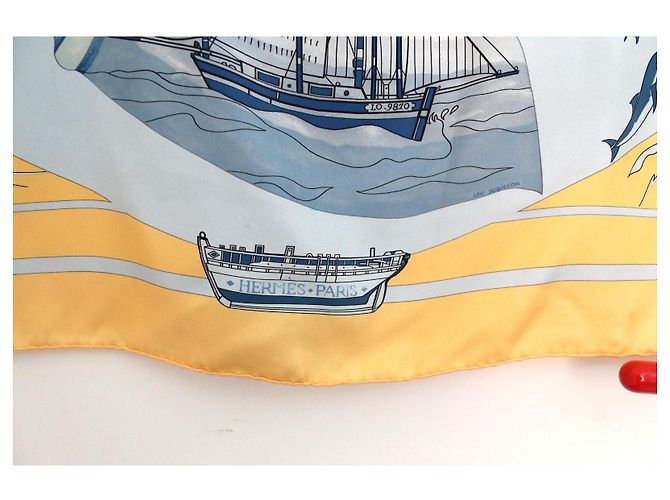 Hermès Seidentuch "Compagnons de Mer" Gelb und Blau Weiß Beige - Ansicht 2