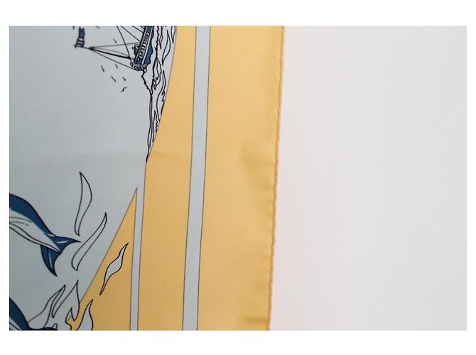 Hermès Seidentuch "Compagnons de Mer" Gelb und Blau Weiß Beige - Ansicht 6
