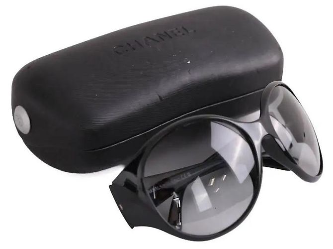 Occhiali da sole Chanel neri in plastica Nero - vista 5