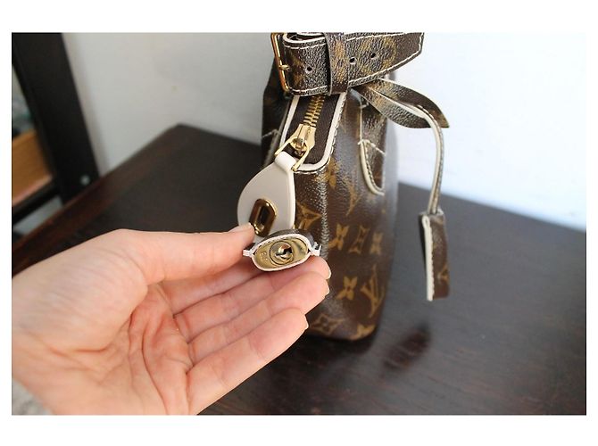 Louis Vuitton Sac à Main Lock It BB Monogram Marron - vue 12