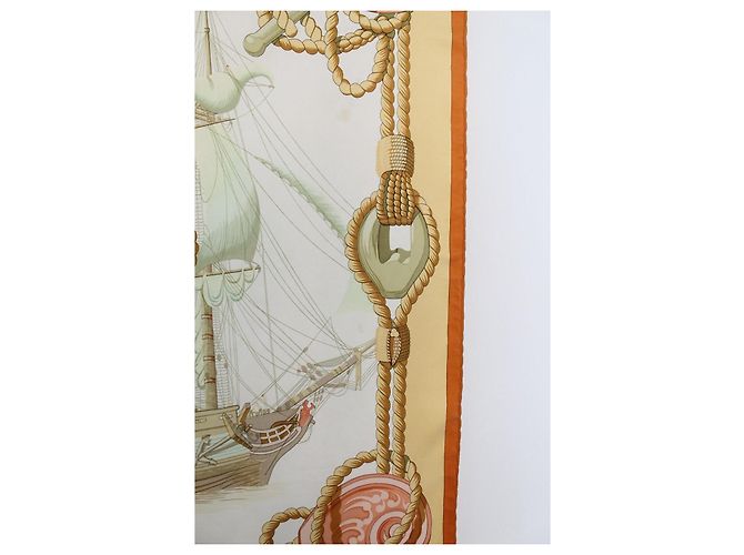 Hermès Tribord Seidentuch Schal 90cm - Weiß, Rosa, Gelb Braun Pink Beige - Ansicht 5