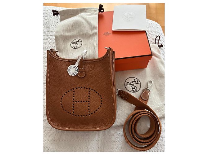 Hermès Mini Evelyne TPM Castaño - vista 2