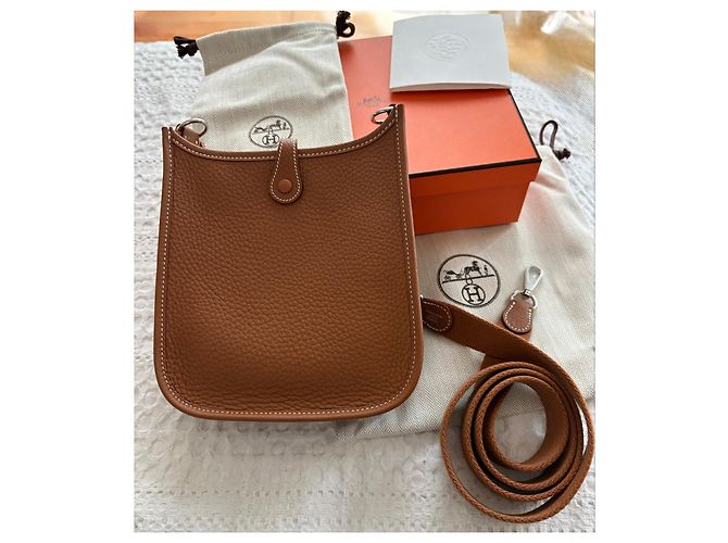 Hermès Mini Evelyne TPM Castaño - vista 4