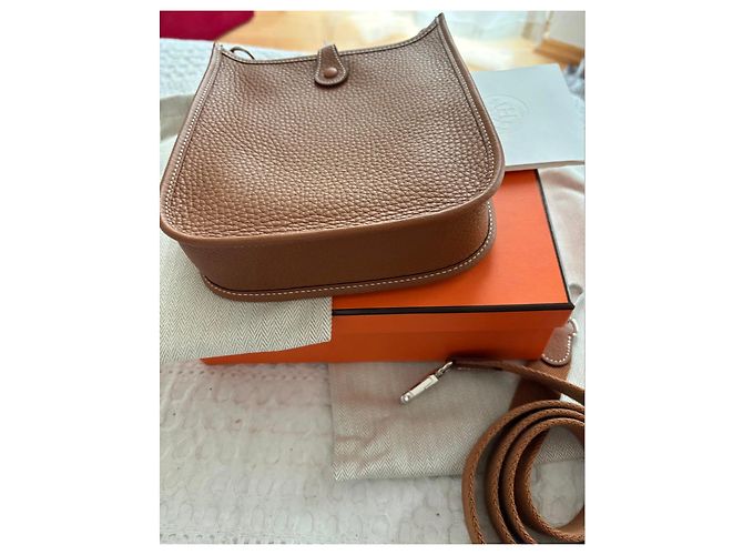 Hermès Mini Evelyne TPM Castaño - vista 6