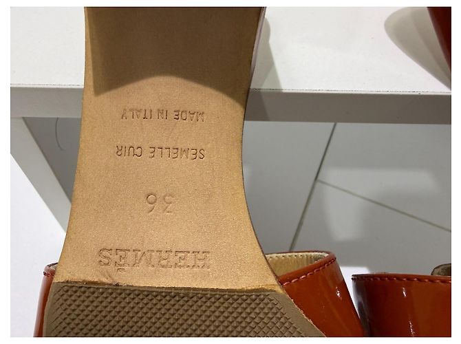 Mules Hermès Oasis in Pelle Verniciata Marrone, Taglia 36 - vista 11