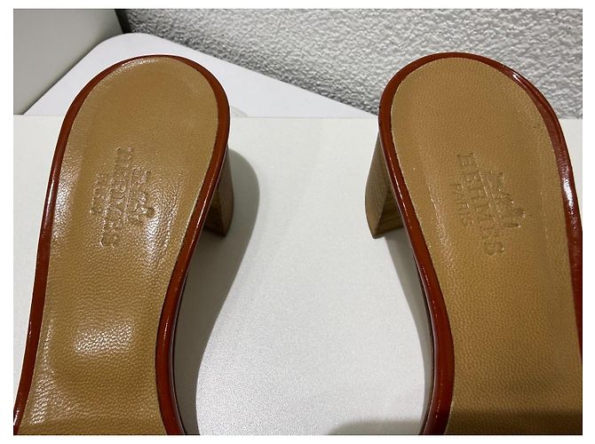 Mules Hermès Oasis in Pelle Verniciata Marrone, Taglia 36 - vista 5