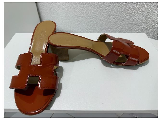 Mules Hermès Oasis in Pelle Verniciata Marrone, Taglia 36 - vista 7