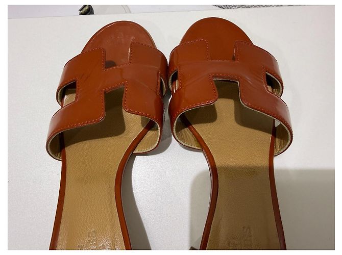 Mules Hermès Oasis in Pelle Verniciata Marrone, Taglia 36 - vista 9