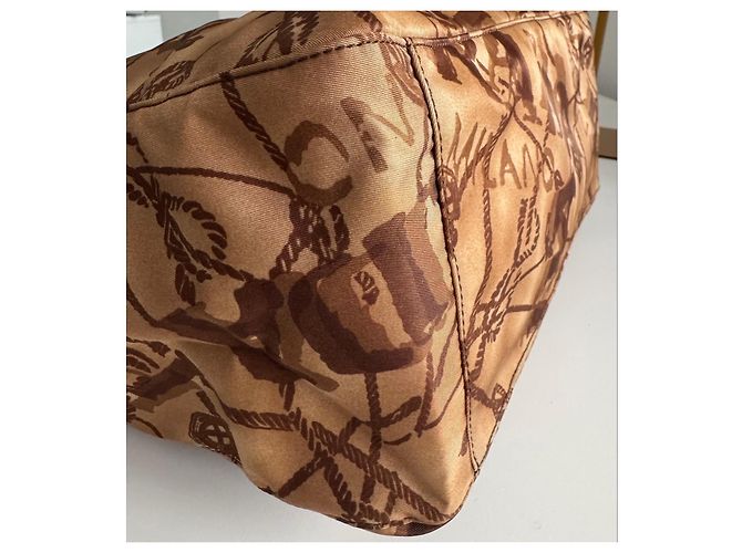 Prada Tasche aus bedrucktem Nylon Braun - Ansicht 7