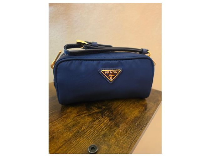 Bolsa de pulso Prada em nylon azul - vista 3