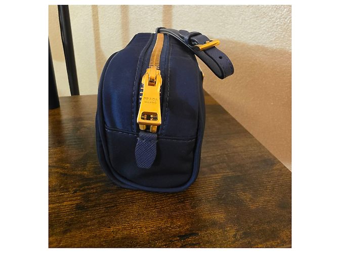 Bolsa de pulso Prada em nylon azul - vista 7