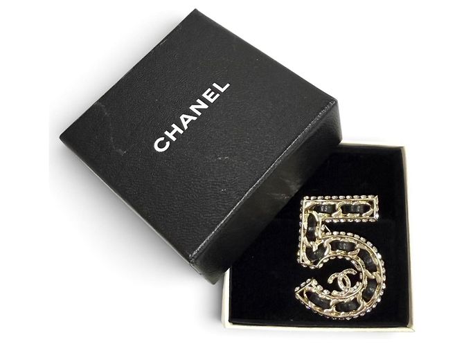 Spilla Chanel B23P No.5 Coco Mark con motivo a catena e strass Nero D'oro - vista 2