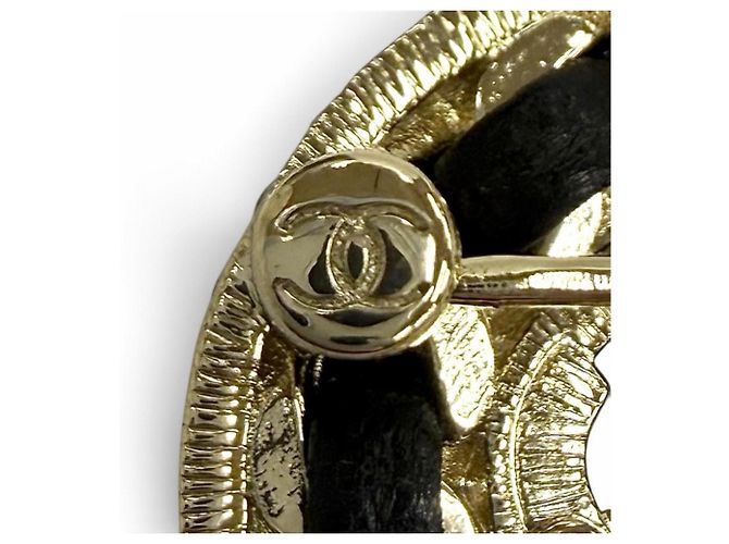 Spilla Chanel B23P No.5 Coco Mark con motivo a catena e strass Nero D'oro - vista 7