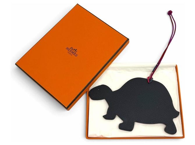 Hermès Petit H GM Red Navy Leather Turtle Bag Charm Rosso Blu navy - vista 2