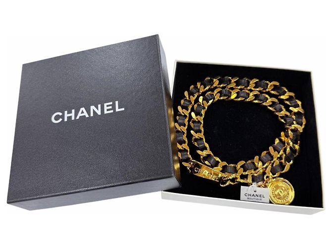 Chanel Vintage Kettengürtel mit Metall-Logo Schwarz Golden - Ansicht 2