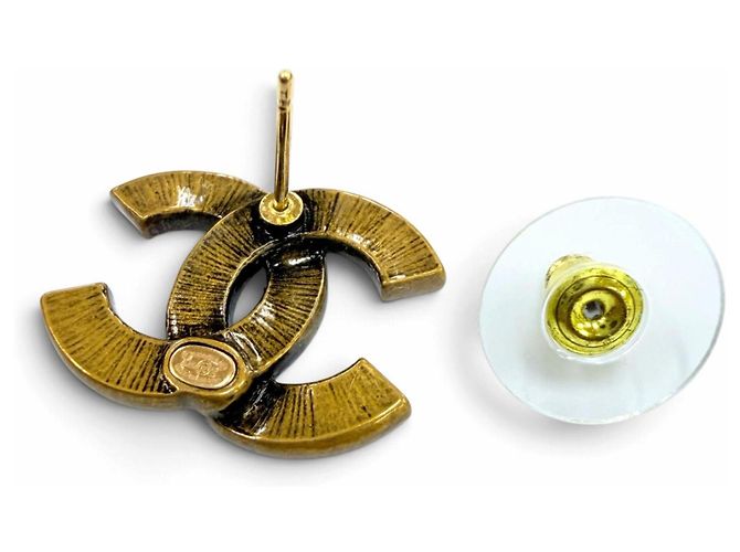 Boucles d'oreilles puces Chanel A24K Metal Coco Mark Doré - vue 6