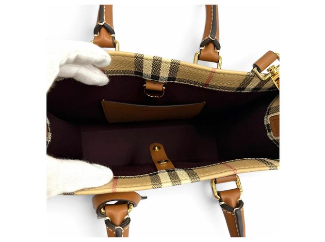 Mini mala tote Freya em pele com padrão Nova Check Burberry Marrom Bege - vista 8