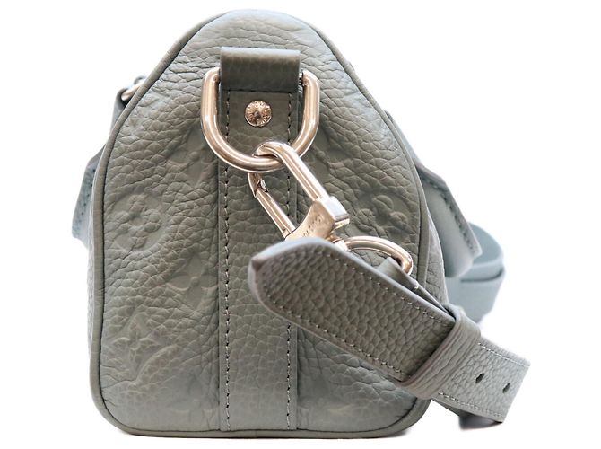 Louis Vuitton Keepall Bandoulière 25 in pelle Taurillon Verde - vista 2