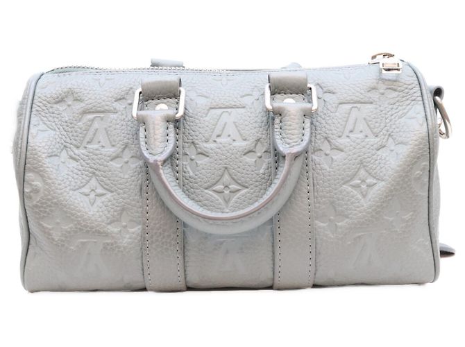 Louis Vuitton Keepall Bandoulière 25 in pelle Taurillon Verde - vista 3