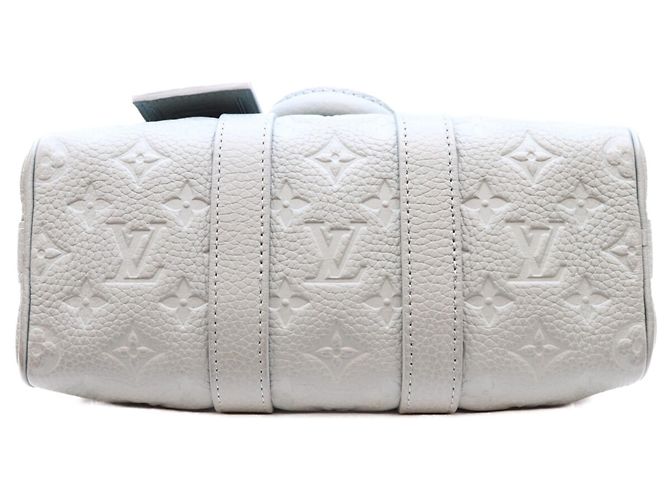 Louis Vuitton Keepall Bandoulière 25 in pelle Taurillon Verde - vista 5