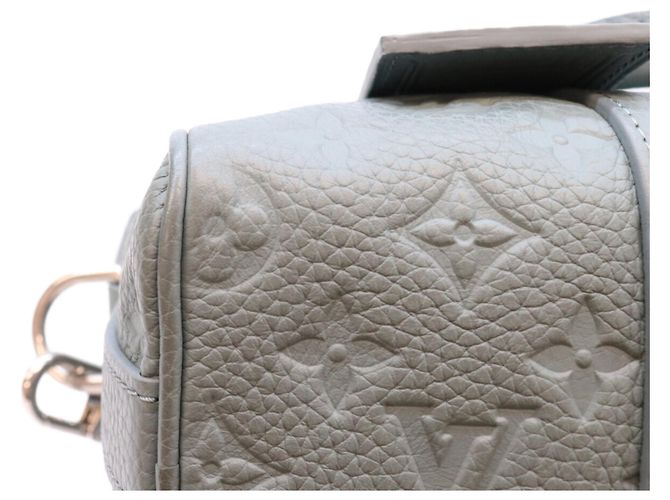 Louis Vuitton Keepall Bandoulière 25 in pelle Taurillon Verde - vista 6