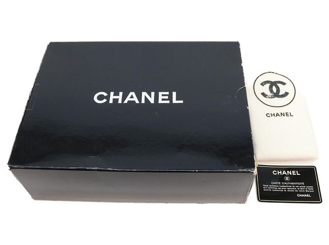 Borsa a tracolla Chanel in pelle d'agnello matelassé nera Nero - vista 12
