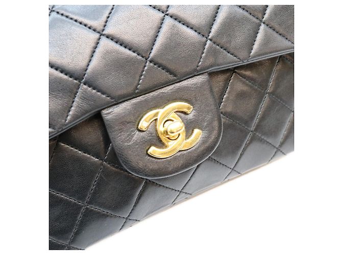 Borsa a tracolla Chanel in pelle d'agnello matelassé nera Nero - vista 7