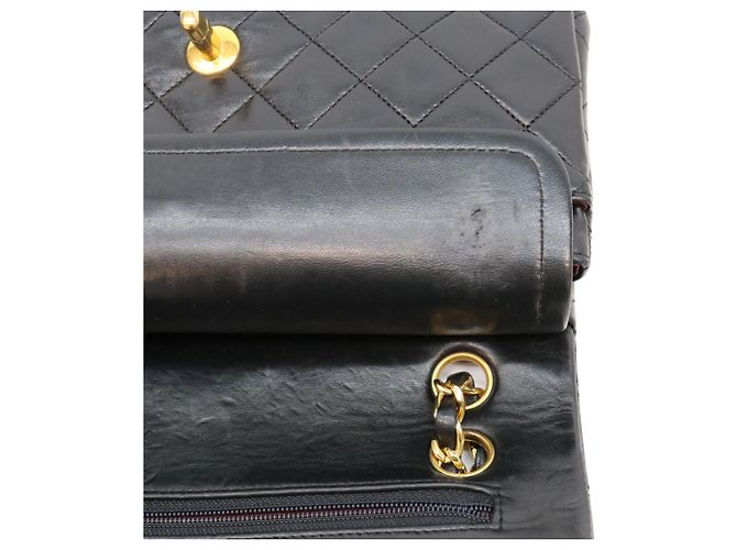 Borsa a tracolla Chanel in pelle d'agnello matelassé nera Nero - vista 9