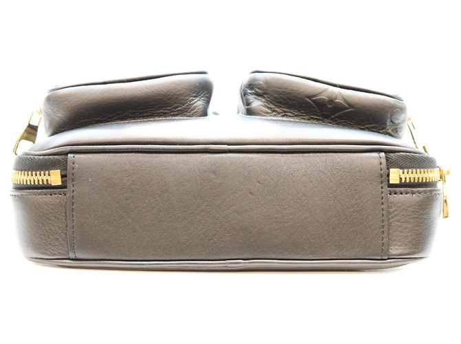Louis Vuitton Utility Crossbody Schultertasche aus Kalbsleder Schwarz - Ansicht 5