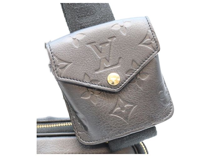 Louis Vuitton Utility Crossbody Schultertasche aus Kalbsleder Schwarz - Ansicht 8